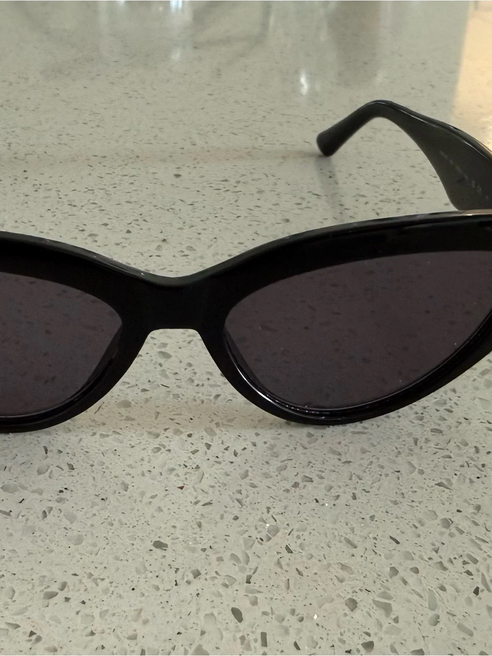 Oscar de la Renta Black Cat-Eye Sunglasses with Dark Lenses